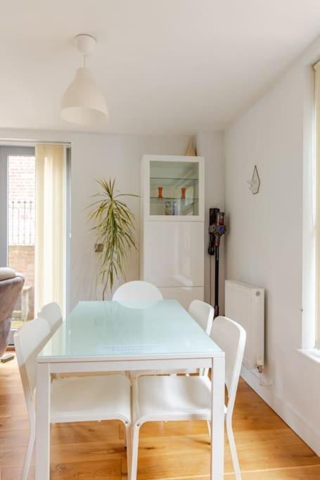 Modern City Centre House With Free Parking Canterbury Exteriér fotografie