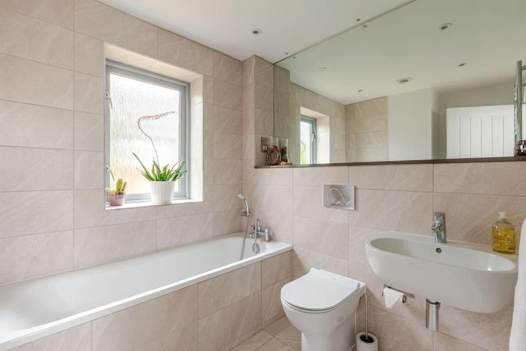 Modern City Centre House With Free Parking Canterbury Exteriér fotografie