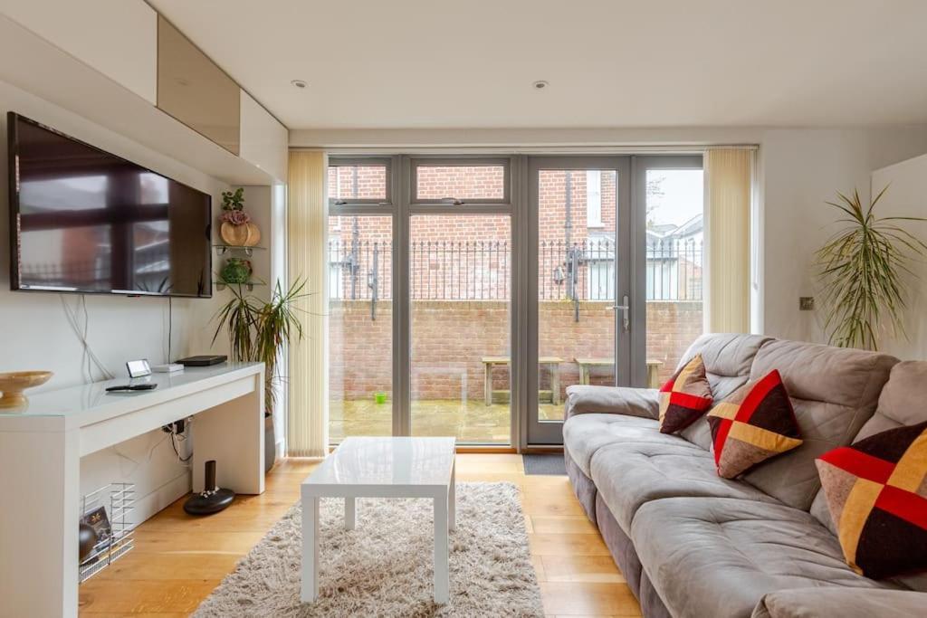 Modern City Centre House With Free Parking Canterbury Exteriér fotografie